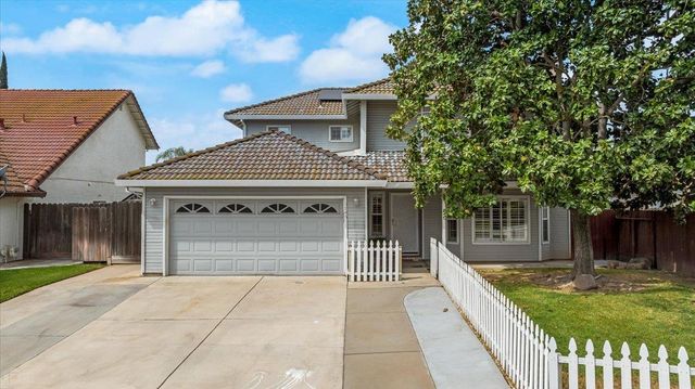 5743 Prince Edward Ln, Riverbank, CA 95367
