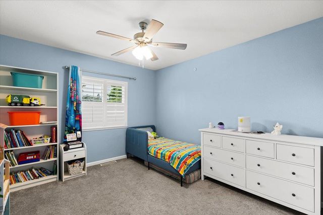 5743 Prince Edward Ln, Riverbank, CA 95367