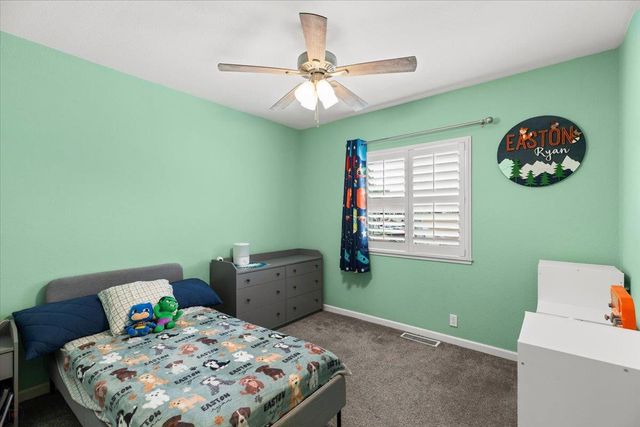 5743 Prince Edward Ln, Riverbank, CA 95367