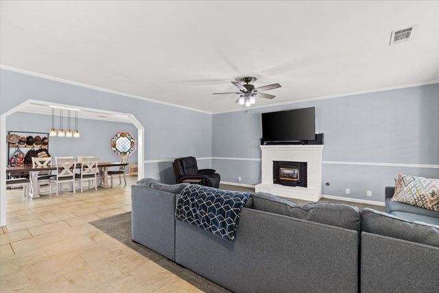 5743 Prince Edward Ln, Riverbank, CA 95367