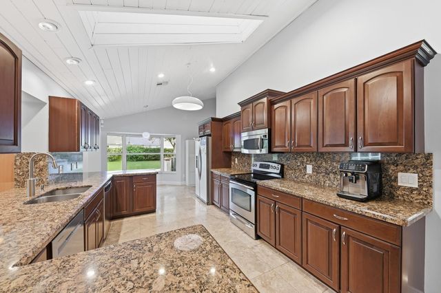 13670 Doubletree Trail, Wellington, FL 33414