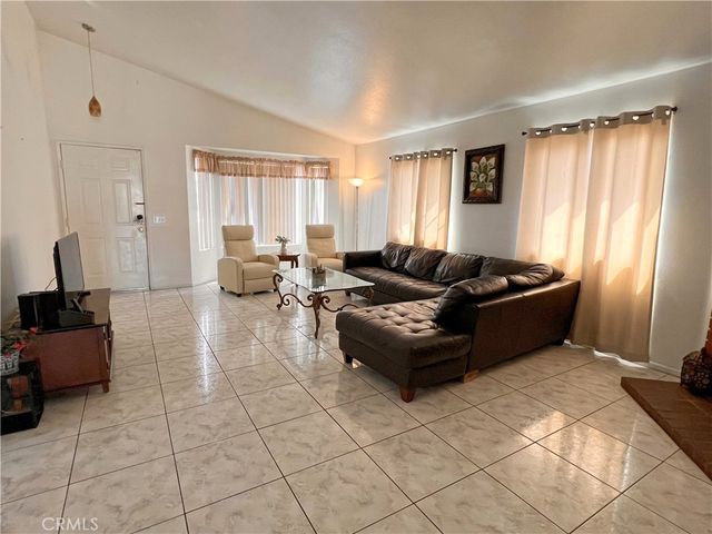 8340 Pampas, Fontana, CA 92335