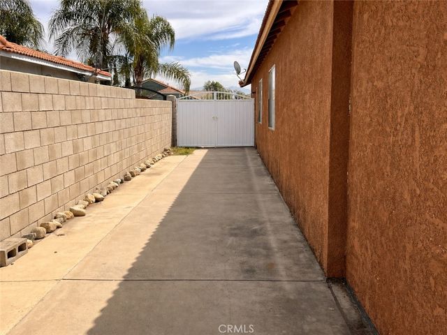 8340 Pampas, Fontana, CA 92335