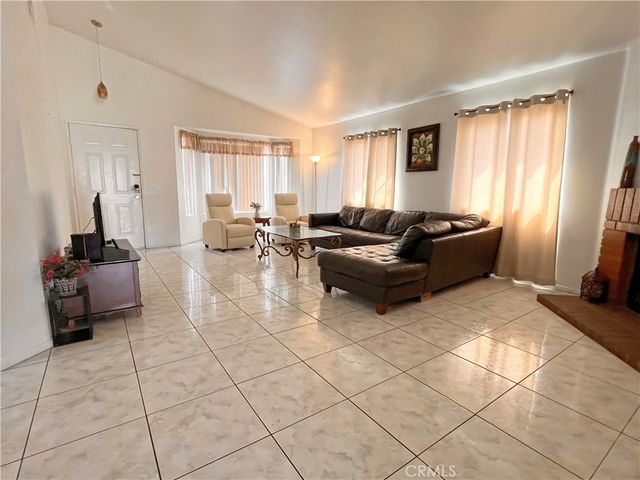 8340 Pampas, Fontana, CA 92335