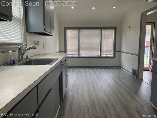 16853 Lincoln Avenue, Eastpointe, MI 48021