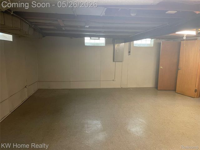 16853 Lincoln Avenue, Eastpointe, MI 48021