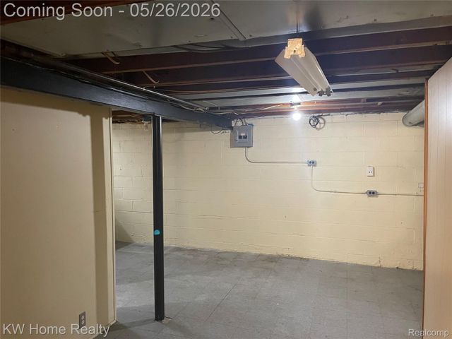 16853 Lincoln Avenue, Eastpointe, MI 48021