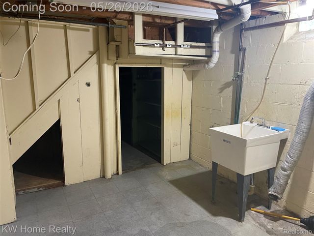 16853 Lincoln Avenue, Eastpointe, MI 48021