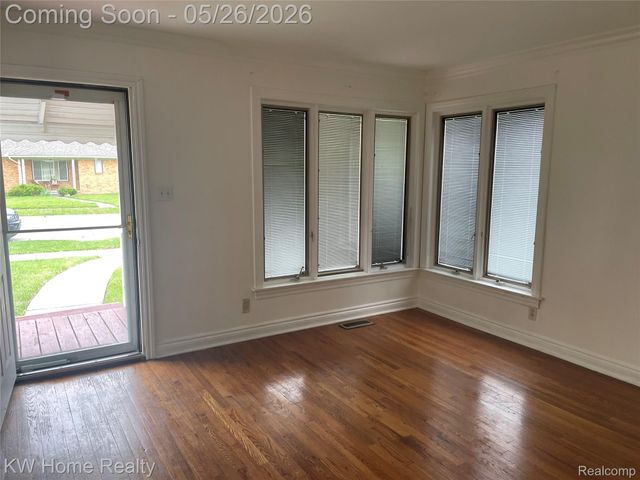 16853 Lincoln Avenue, Eastpointe, MI 48021