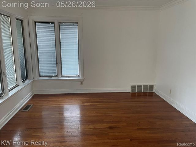 16853 Lincoln Avenue, Eastpointe, MI 48021