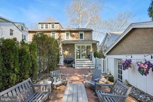 536 COUNTRY CLUB LN, Havertown, PA 19083