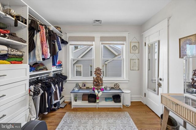 536 COUNTRY CLUB LN, Havertown, PA 19083