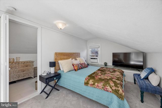 536 COUNTRY CLUB LN, Havertown, PA 19083