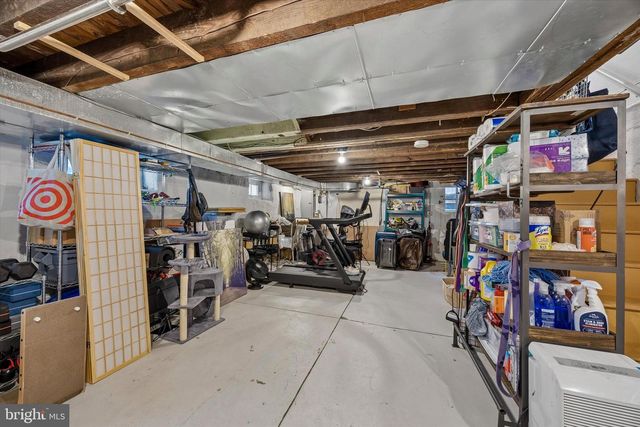 536 COUNTRY CLUB LN, Havertown, PA 19083