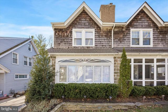 536 COUNTRY CLUB LN, Havertown, PA 19083