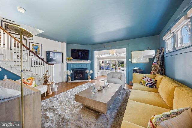 536 COUNTRY CLUB LN, Havertown, PA 19083