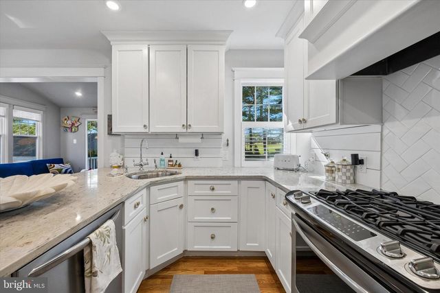 536 COUNTRY CLUB LN, Havertown, PA 19083