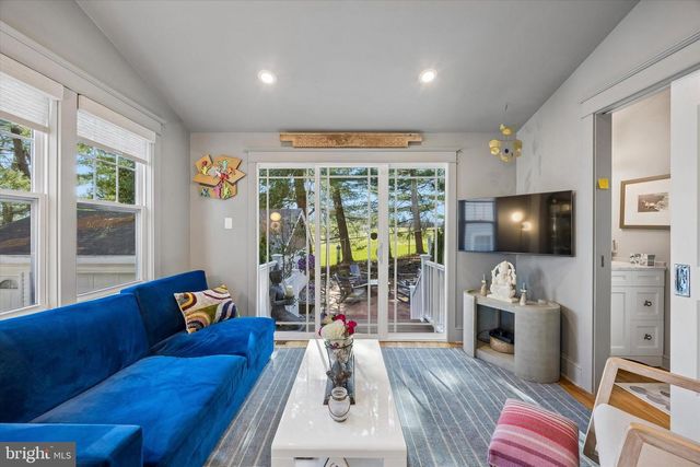 536 COUNTRY CLUB LN, Havertown, PA 19083