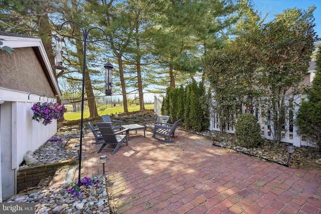 536 COUNTRY CLUB LN, Havertown, PA 19083