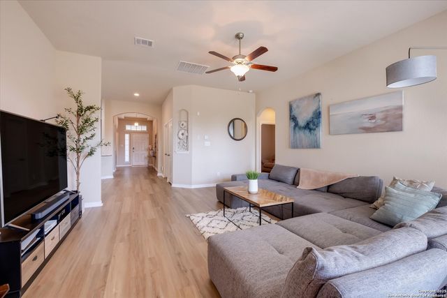14514 Bucking Trl, San Antonio, TX 78254