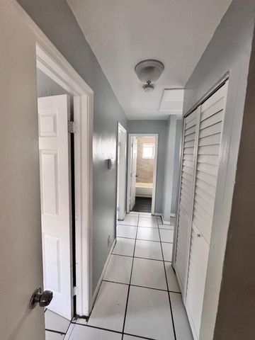 1132 NW 5TH Court 1, Fort Lauderdale, FL 33311