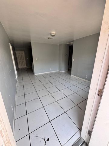 1132 NW 5TH Court 1, Fort Lauderdale, FL 33311