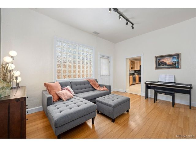 3027 Lawrence St, Denver, CO 80205