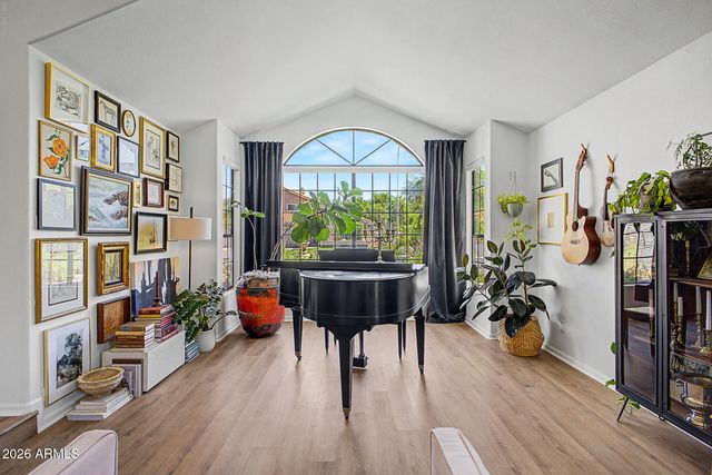 295 E STACEY Lane, Tempe, AZ 85284