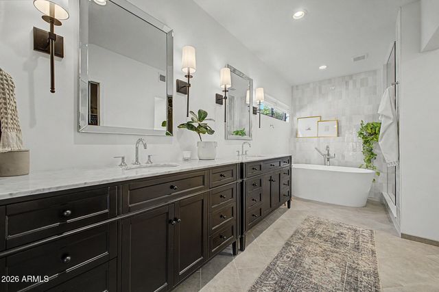 295 E STACEY Lane, Tempe, AZ 85284