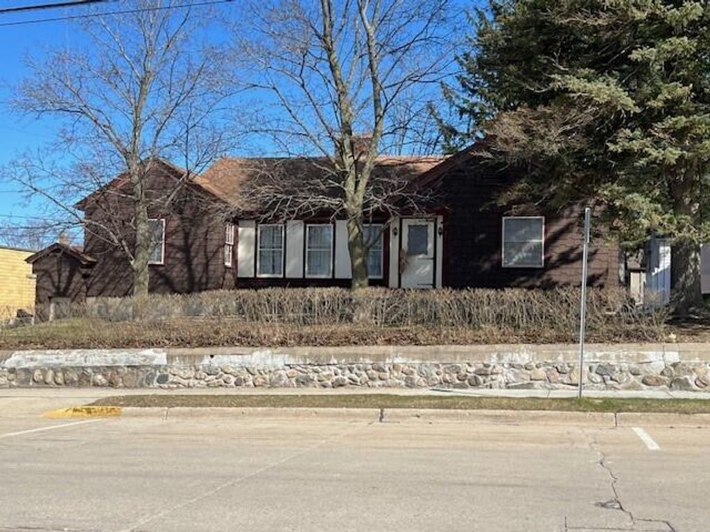 220 S State Street, Hart, MI 49420