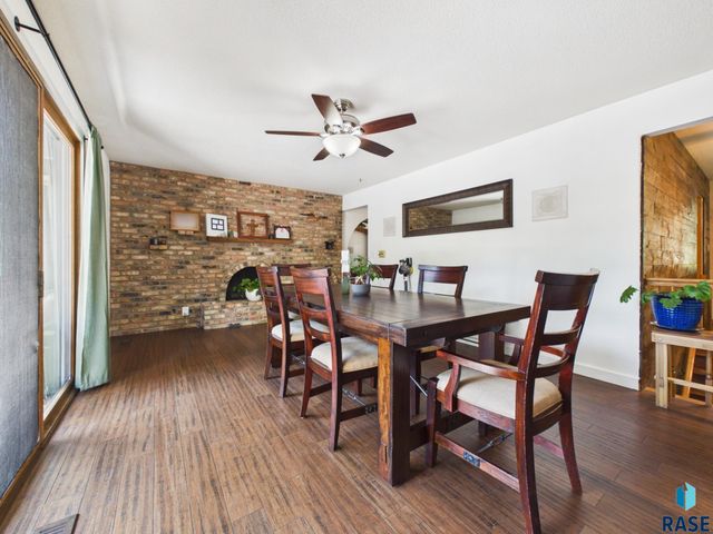 2904 S Elmwood Ave Avenue, Sioux Falls, SD 57105