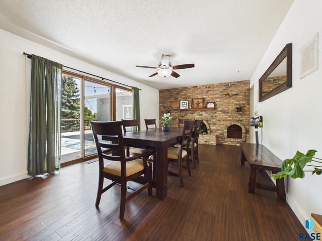 2904 S Elmwood Ave Avenue, Sioux Falls, SD 57105