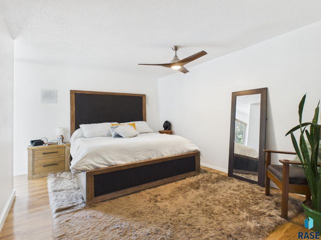 2904 S Elmwood Ave Avenue, Sioux Falls, SD 57105