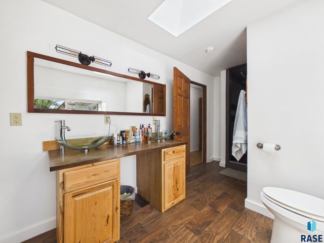2904 S Elmwood Ave Avenue, Sioux Falls, SD 57105