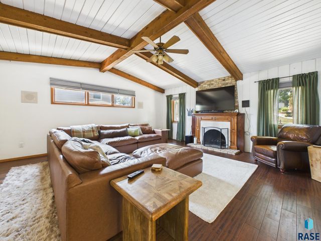 2904 S Elmwood Ave Avenue, Sioux Falls, SD 57105