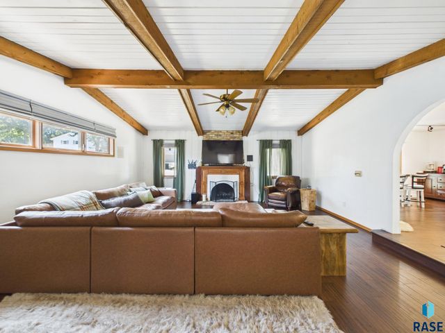 2904 S Elmwood Ave Avenue, Sioux Falls, SD 57105