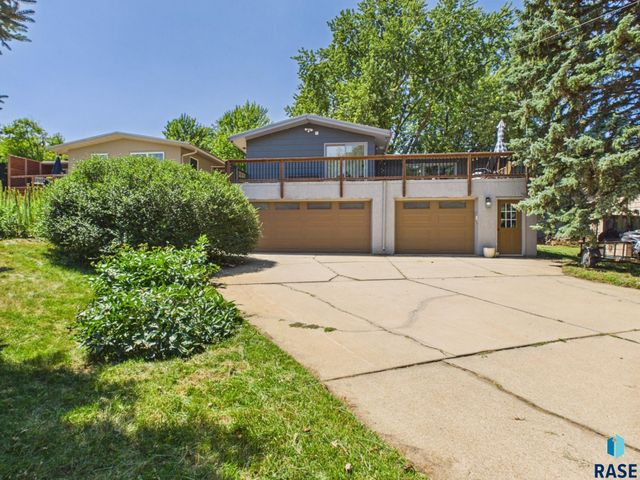 2904 S Elmwood Ave Avenue, Sioux Falls, SD 57105