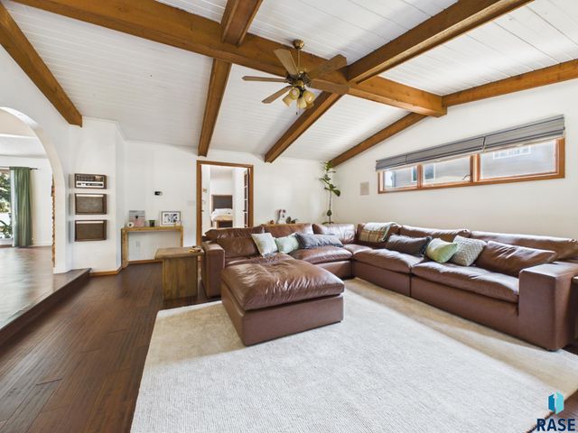 2904 S Elmwood Ave Avenue, Sioux Falls, SD 57105