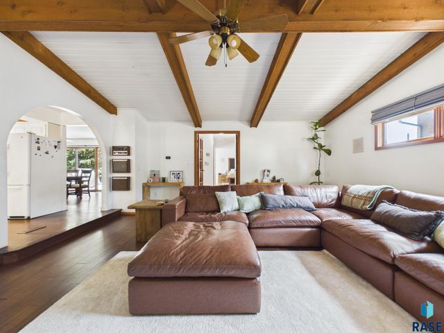 2904 S Elmwood Ave Avenue, Sioux Falls, SD 57105