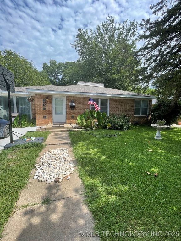 1009 Davis NW, Ardmore, OK 73401
