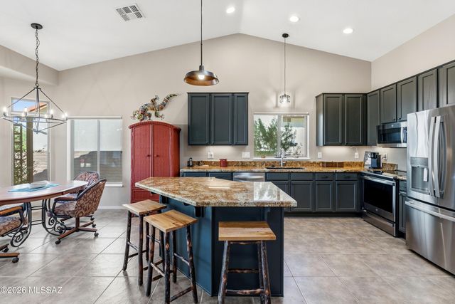 2283 E Desert Squirrel Court, Green Valley, AZ 85614