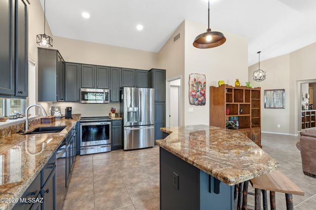 2283 E Desert Squirrel Court, Green Valley, AZ 85614