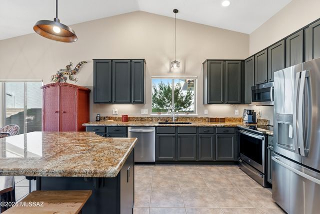 2283 E Desert Squirrel Court, Green Valley, AZ 85614