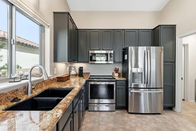 2283 E Desert Squirrel Court, Green Valley, AZ 85614