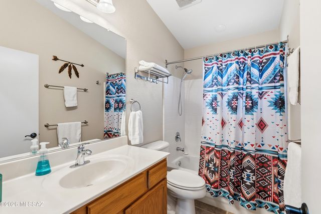 2283 E Desert Squirrel Court, Green Valley, AZ 85614