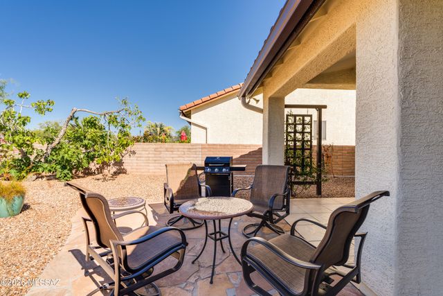 2283 E Desert Squirrel Court, Green Valley, AZ 85614