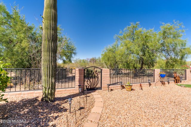 2283 E Desert Squirrel Court, Green Valley, AZ 85614
