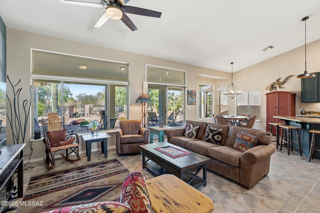 2283 E Desert Squirrel Court, Green Valley, AZ 85614