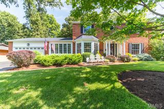 17 Willow Oak Lane, Glendale, MO 63122