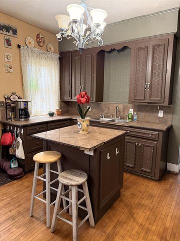 418 BROAD STREET, Menasha, WI 54952